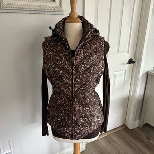 Patigonia women’s size Large hooded puffer vest